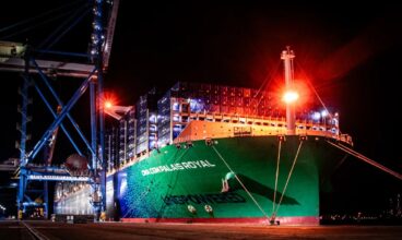 Des balades en bateau commentées pour redécouvrir le port de Marseille Fos