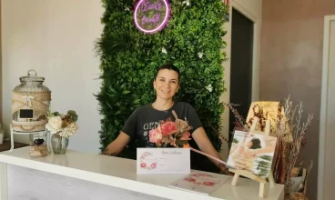 Charlotte prend la relève à l’Escale beauté