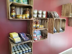 Autour des saisons ouvre ses portes 13 autour-des-saisons-port-saint-louis-epicerie