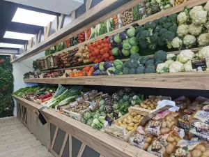 Autour des saisons ouvre ses portes 10 autour-des-saisons-port-saint-louis-epicerie