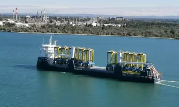 Seayard à Marseille-Fos reçoit 11 Cavaliers Hybrides Kalmar.