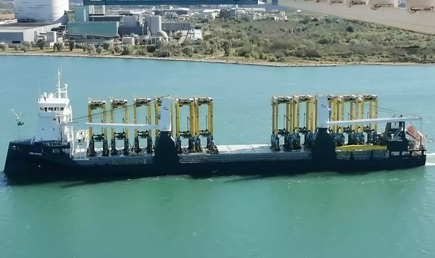 Seayard à Marseille-Fos reçoit 11 Cavaliers Hybrides Kalmar. 1 seayard cavalier 2026 copie