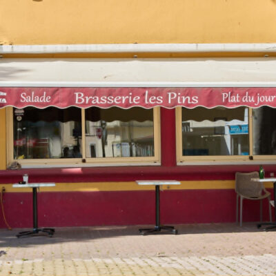 Café des Pins à Port Saint Louis