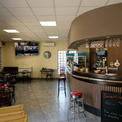 Café des Pins à Port Saint Louis