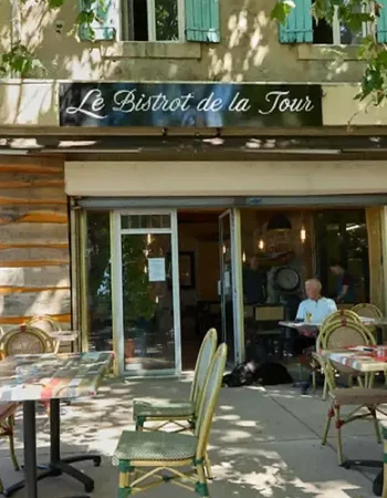 Le Bistrot de la Tour à Port Saint Louis du Rhône : restaurant, bar et tabac face à la tour