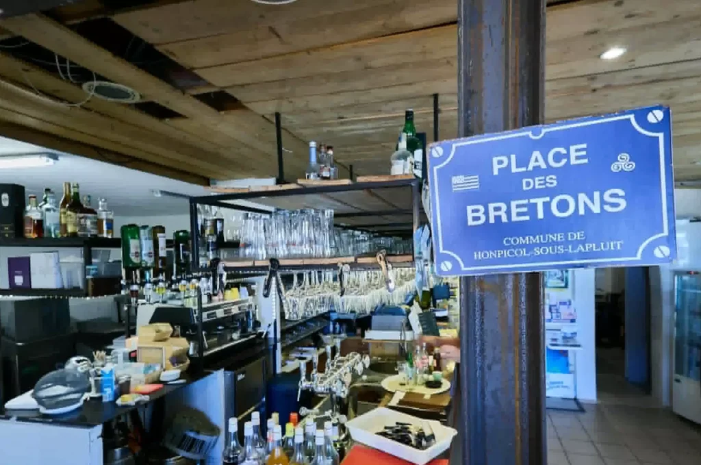 Le Bistrot de la Tour à Port Saint Louis du Rhône : une adresse conviviale entre restaurant, pizzeria et spécialités locales 7 bistrot restaurant de la tour port saint louis