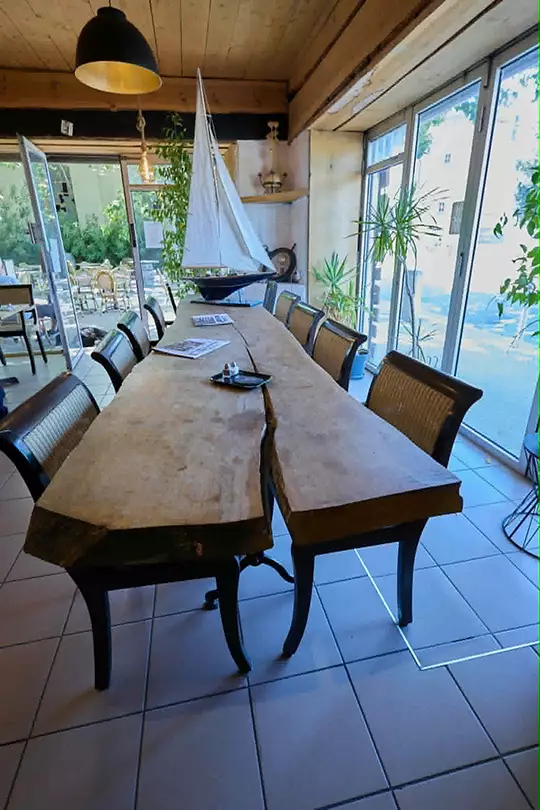 Le Bistrot de la Tour à Port Saint Louis du Rhône : une adresse conviviale entre restaurant, pizzeria et spécialités locales 6 bistrot restaurant de la tour port saint louis