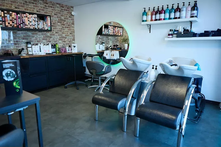 Infini Tiffs à Port Saint Louis du Rhône : un salon de coiffure qui allie expertise, tendance et proximité 9 salon coiffure infini tiff port saint louis