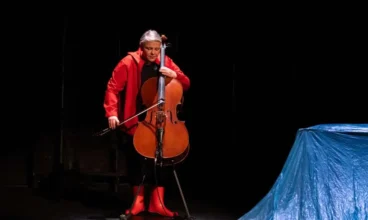 Esquif, à fleur d’eau : un spectacle bouleversant sur l’exil et la solidarité au Citron Jaune