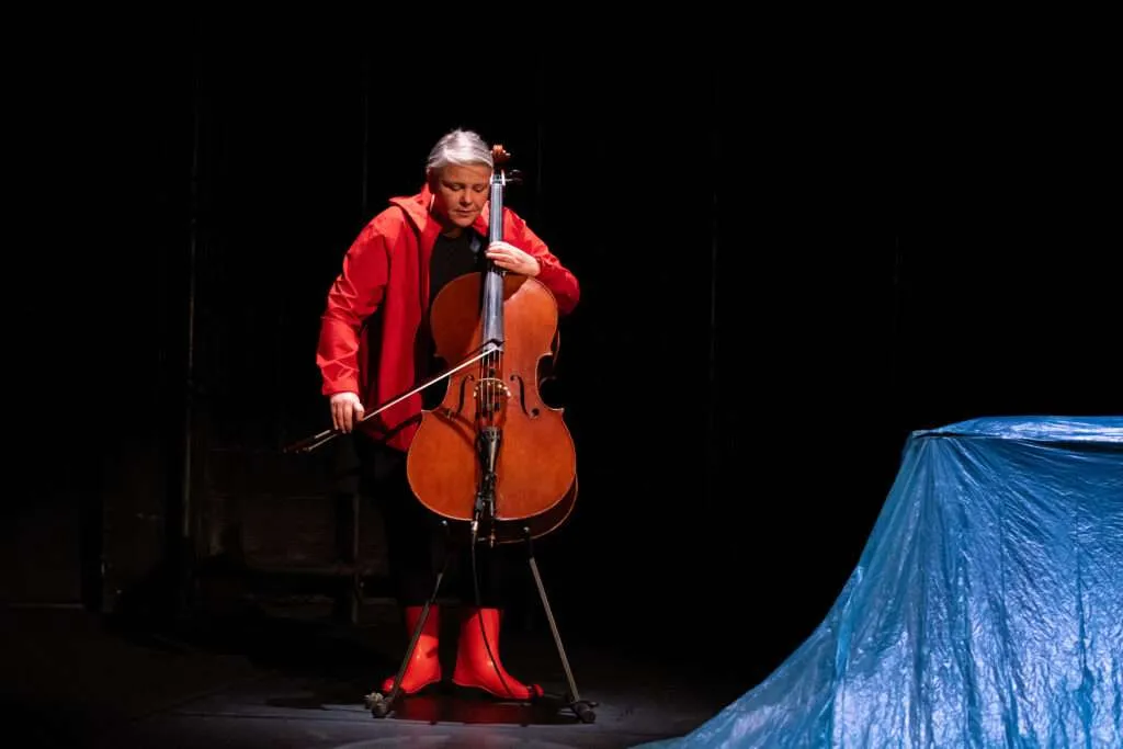 Esquif, à fleur d'eau : un spectacle bouleversant sur l'exil et la solidarité au Citron Jaune 1 esquif