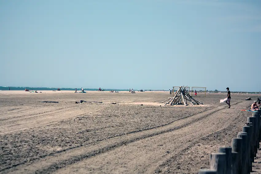 Plage Napoléon à Port Saint Louis du Rhône : le guide complet (accès, parking, avis) 1 plage-napoleon-port-saint-louis