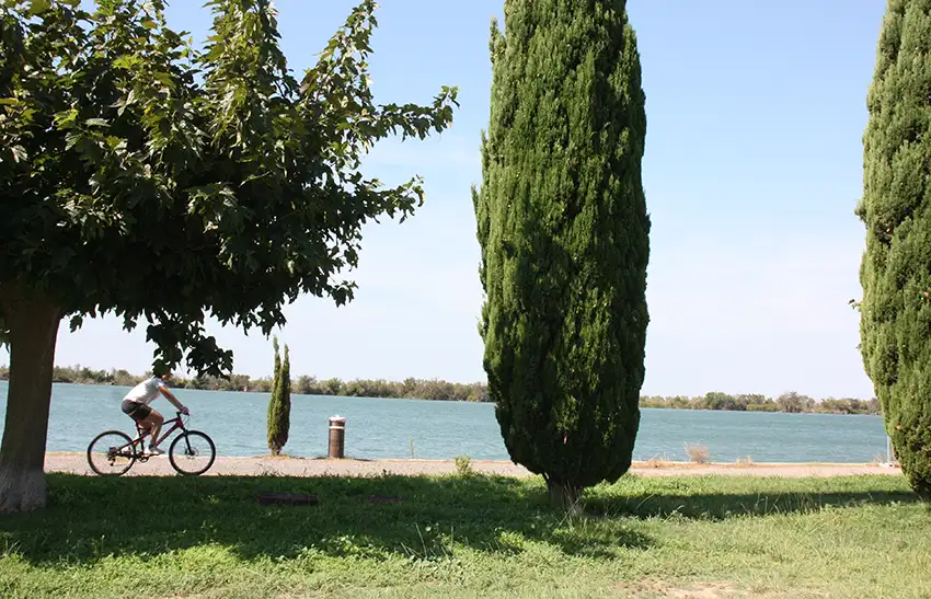 Le Gabian : Port Saint Louis du Rhone, Annuaire des Commerçants & Artisans en Camargue Provençale 2 via-rhona-port-saint-louis