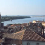 Les quais du Rhône à Arles, où se déroule une partie de la fête