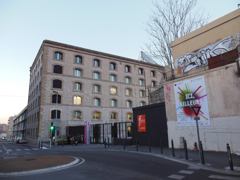 L'entrée de la Friche la Belle de Mai, à Marseille, où les syndicats du spectacle vivant ont tenu leur conférence de presse