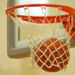 Ballon de basket dans l'arceau : illustration pour les BYers de Fos-sur-Mer