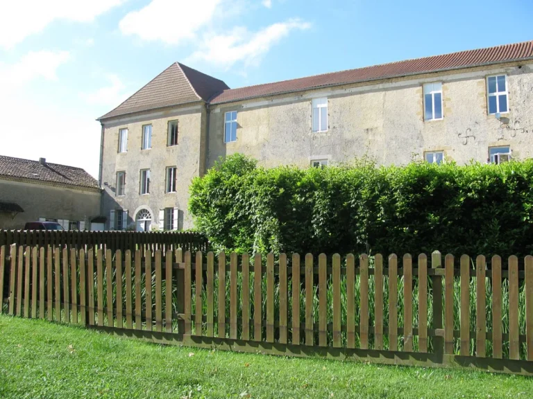 Le château de Couloumé-Mondébat, propriété de la Ville d'Istres, dans le Gers