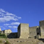 Église et remparts du château de l'Hauture, Fos-sur-Mer