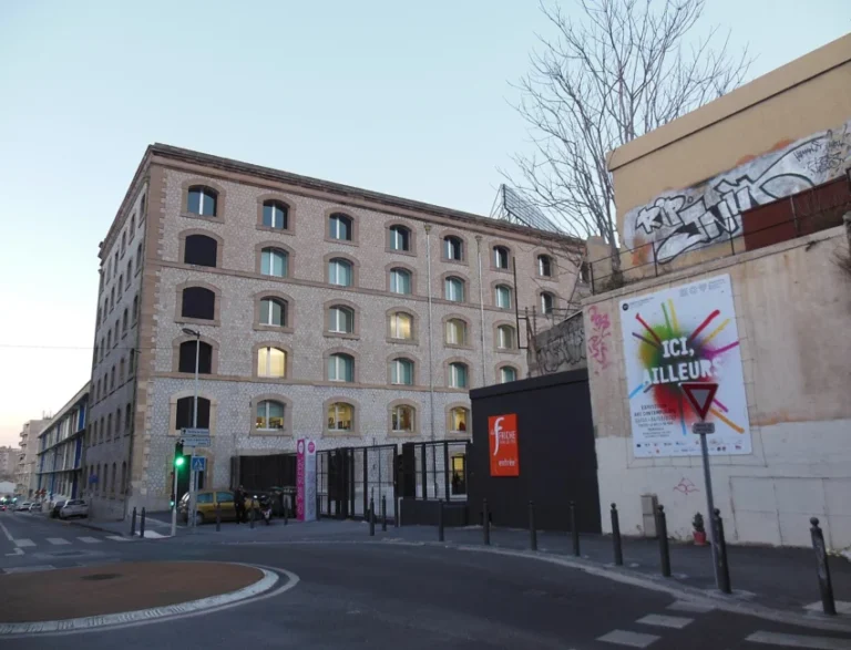 L'entrée de la Friche la Belle de Mai, à Marseille, où les syndicats du spectacle vivant ont tenu leur conférence de presse