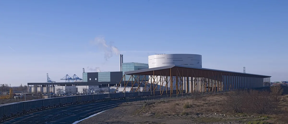 Vue du centre de traitement multifilière EveRé, à Fos-sur-Mer